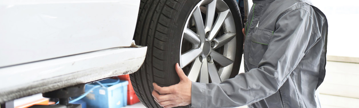 Beim Reifendienst Fredersdorf Berlin Marzahn gibt es Winterreifen mit Griff