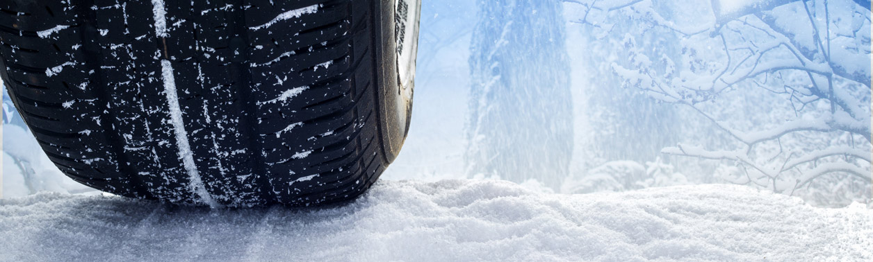 Beim Reifendienst Fredersdorf Berlin Marzahn gibt es Winterreifen mit Griff